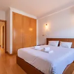 Lovelystay - Modern In Anjos Appartement