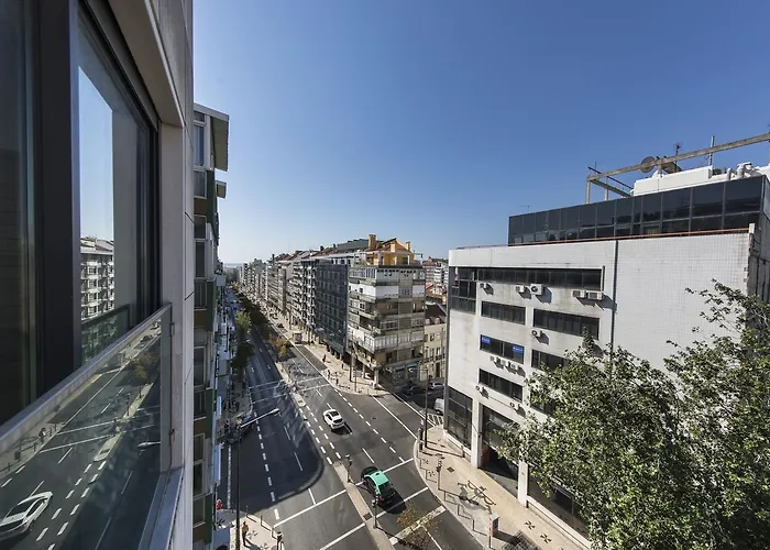 Lovelystay - Modern In Anjos Apartman *