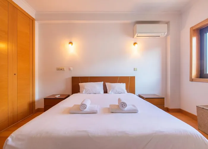Lovelystay - Modern In Anjos Apartment *